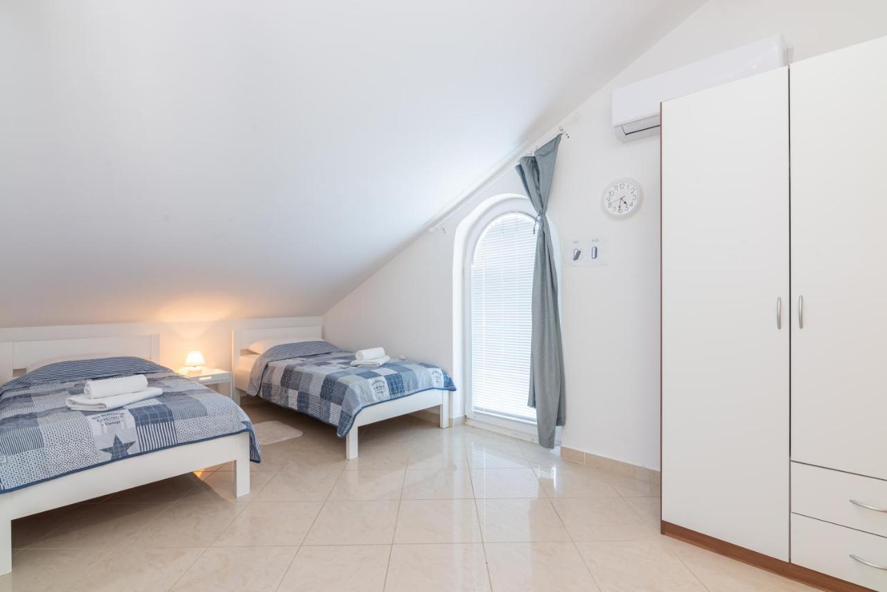 Apartment Mimoza 5, Baska, Krk Exterior photo