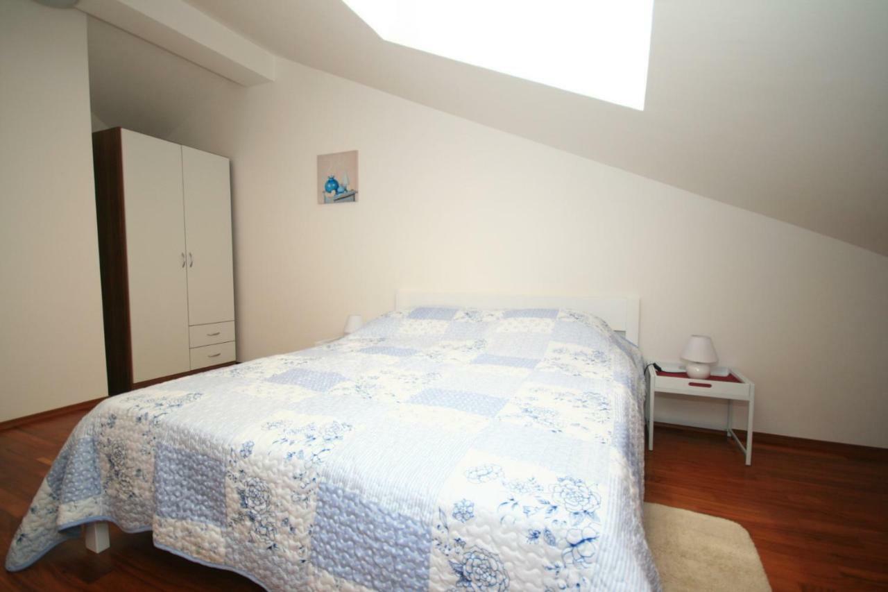 Apartment Mimoza 5, Baska, Krk Exterior photo
