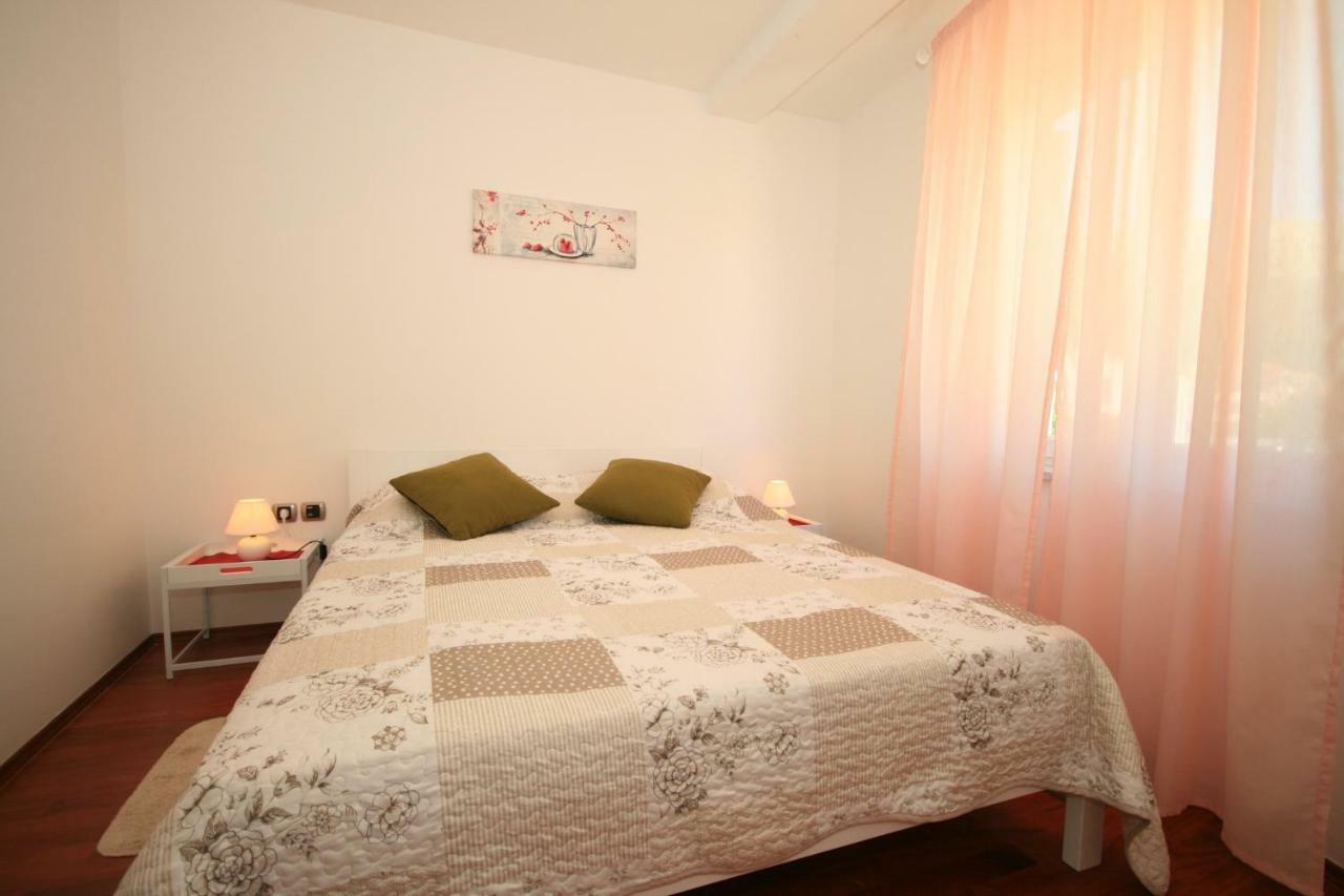 Apartment Mimoza 5, Baska, Krk Exterior photo
